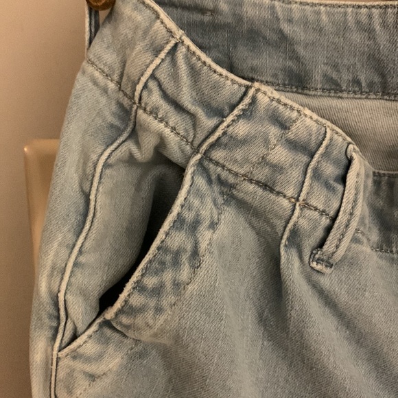 PAIGE light Jean color Joggers with vintage embroidery button down shirt - Picture 11 of 16